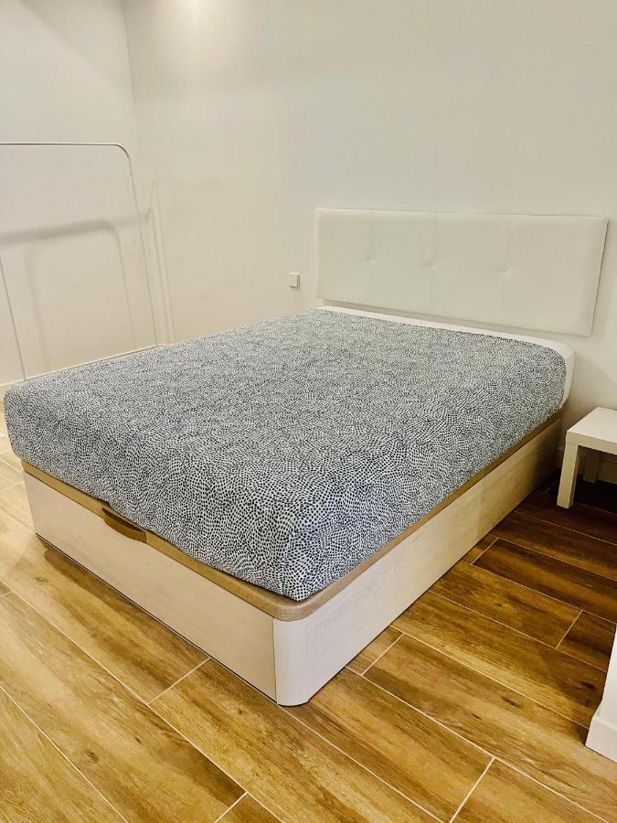 Bernabeu/ C.Universitaria Apartments Madryt Zewnętrze zdjęcie